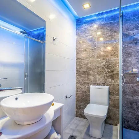 Savvas Luxury * 拉加纳斯